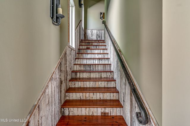 111 Johnstone Drive, Madison, MS 39110