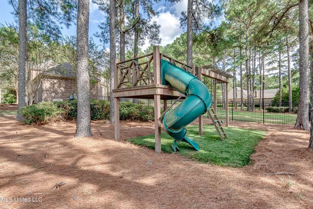 111 Johnstone Drive, Madison, MS 39110