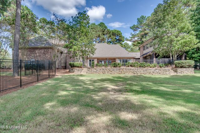 111 Johnstone Drive, Madison, MS 39110