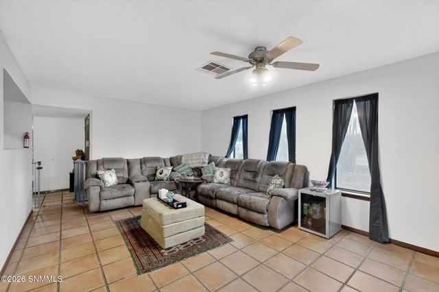 4136 E Winchester Road, Las Cruces, NM 88011