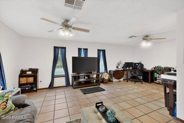 4136 E Winchester Road, Las Cruces, NM 88011