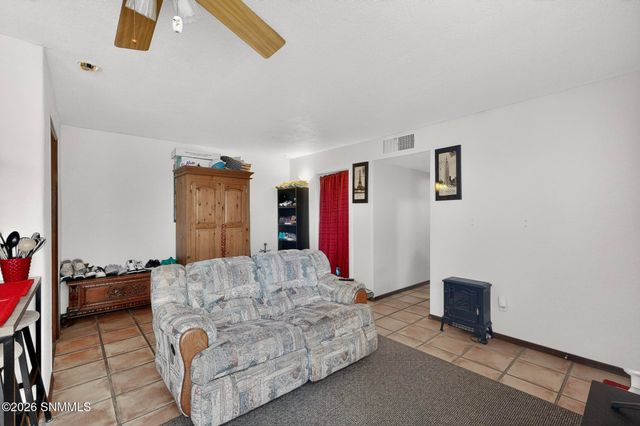 4136 E Winchester Road, Las Cruces, NM 88011