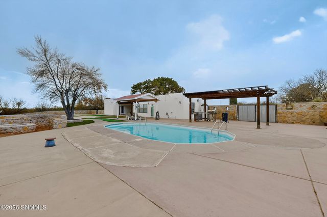 4136 E Winchester Road, Las Cruces, NM 88011