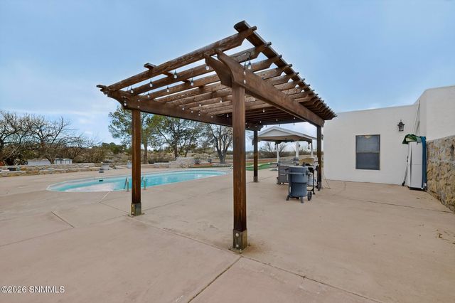 4136 E Winchester Road, Las Cruces, NM 88011