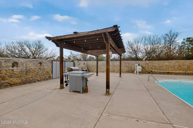 4136 E Winchester Road, Las Cruces, NM 88011