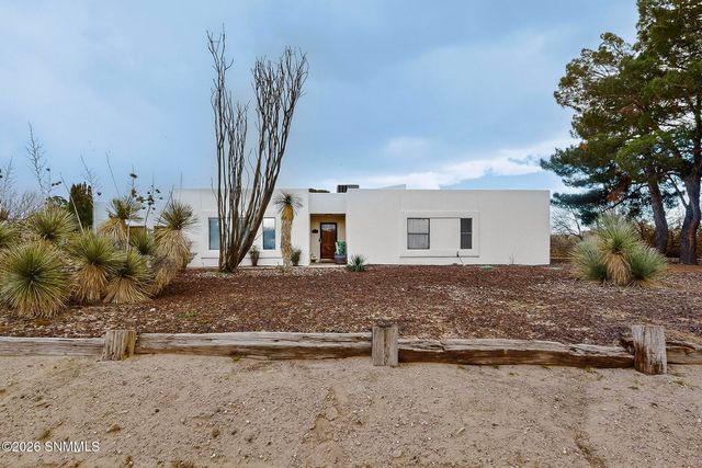 4136 E Winchester Road, Las Cruces, NM 88011