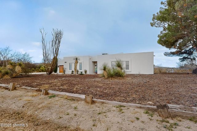 4136 E Winchester Road, Las Cruces, NM 88011