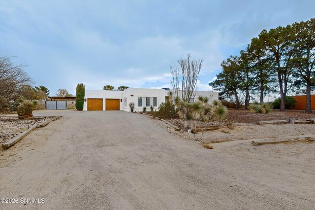 4136 E Winchester Road, Las Cruces, NM 88011