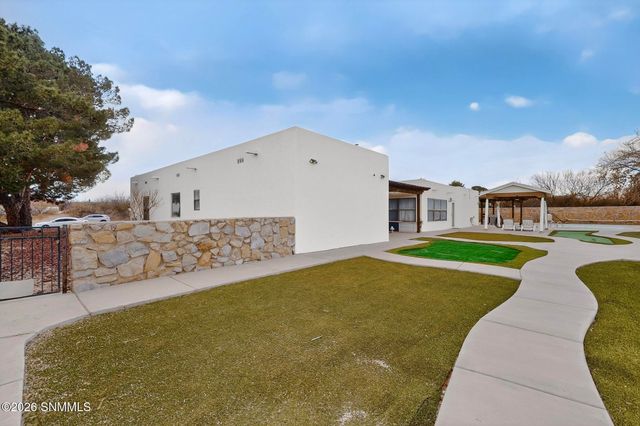 4136 E Winchester Road, Las Cruces, NM 88011