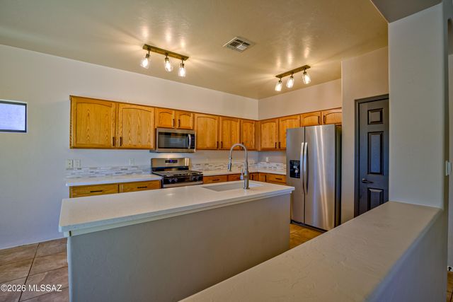 10552 E Rose Hill Street, Tucson, AZ 85747