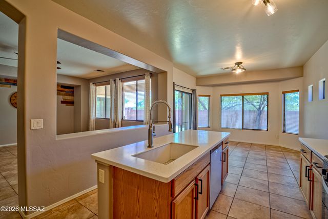 10552 E Rose Hill Street, Tucson, AZ 85747