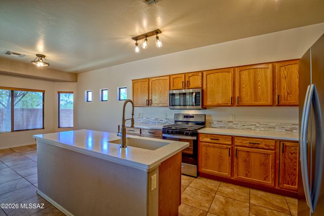 10552 E Rose Hill Street, Tucson, AZ 85747