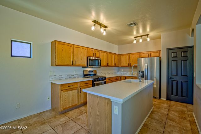 10552 E Rose Hill Street, Tucson, AZ 85747