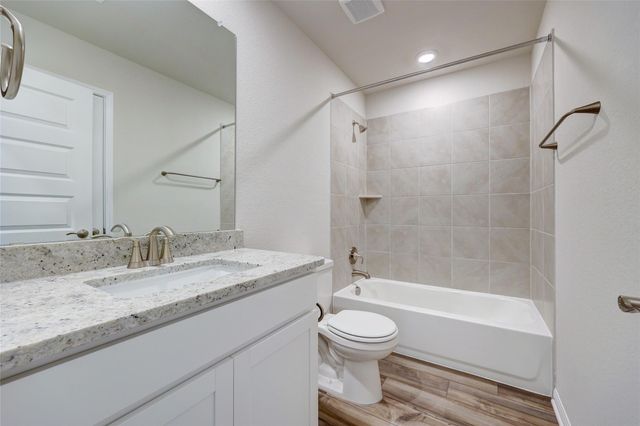 201 Fairmeadow Downs DR, Hutto, TX 78634