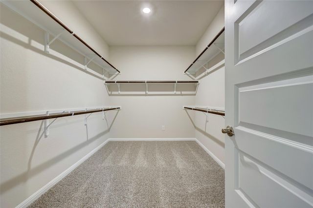 201 Fairmeadow Downs DR, Hutto, TX 78634