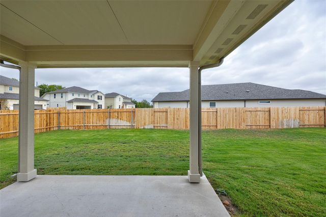 201 Fairmeadow Downs DR, Hutto, TX 78634