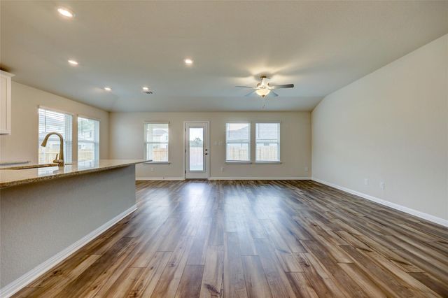 201 Fairmeadow Downs DR, Hutto, TX 78634