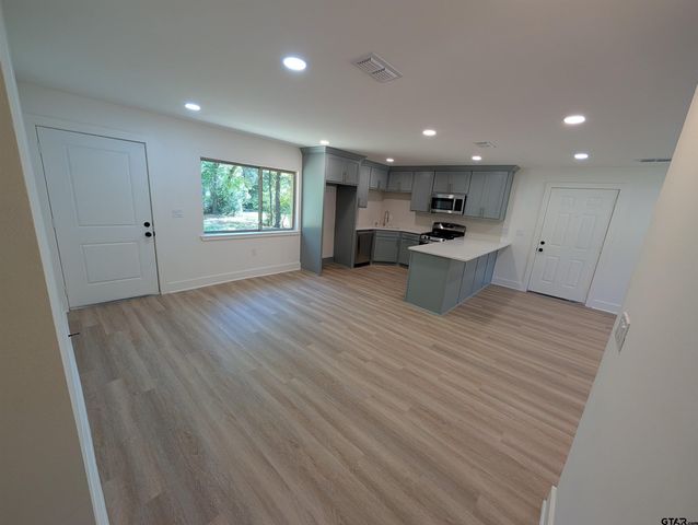 3208 Palestine St, Tyler, TX 75701
