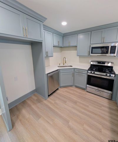 3208 Palestine St, Tyler, TX 75701