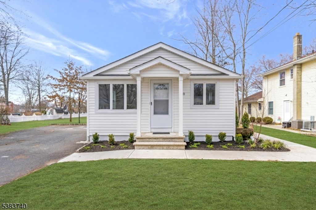 120 Chestnut St, Bridgewater Twp., NJ 08807