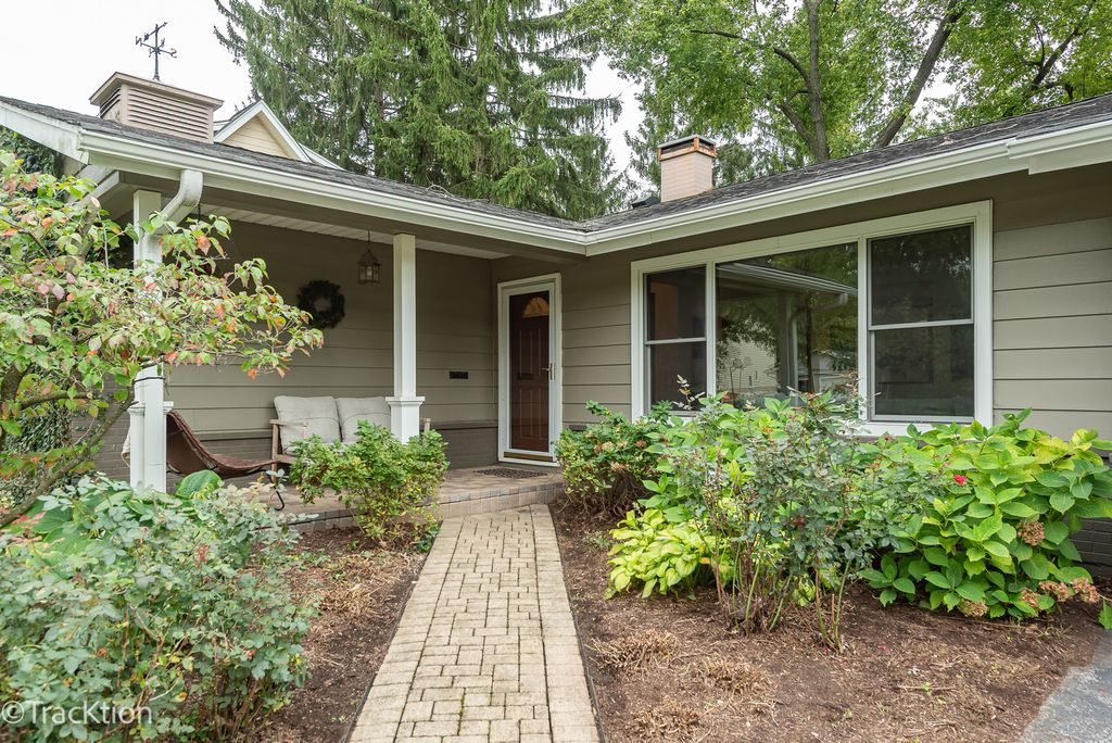 6630 Blackstone Drive, Downers Grove, IL 60516 — photo 2