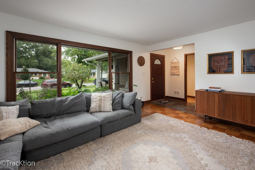 6630 Blackstone Drive, Downers Grove, IL 60516 — photo 3