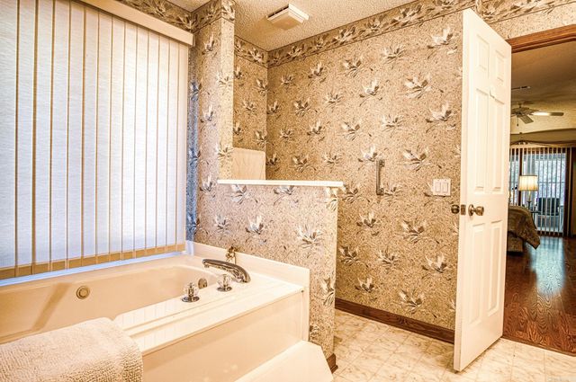 13 SOSEGADO PLACE, Hot Springs Village, AR 71909