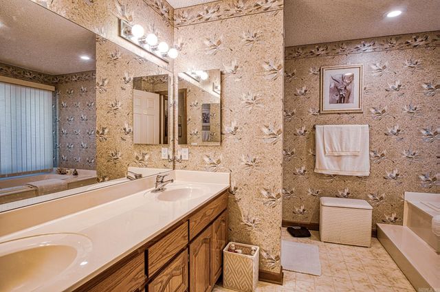 13 SOSEGADO PLACE, Hot Springs Village, AR 71909