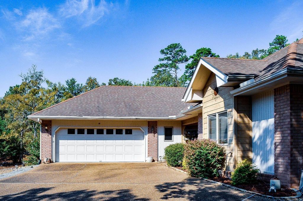 13 SOSEGADO PLACE, Hot Springs Village, AR 71909