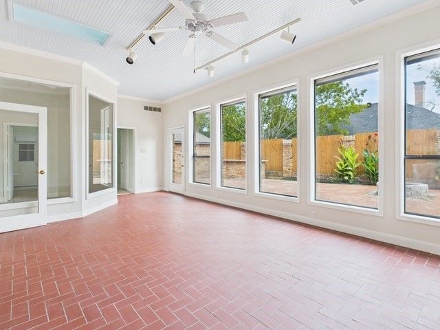 1178 E Oval Drive, Athens, TX 75751