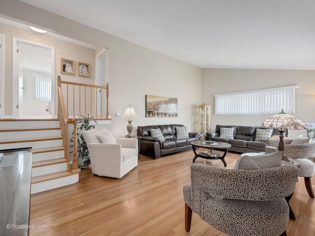 10833 Claridge Avenue, Westchester, IL 60154