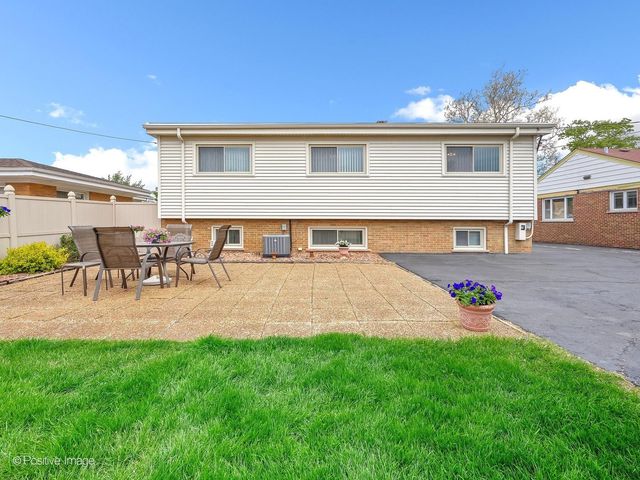 10833 Claridge Avenue, Westchester, IL 60154