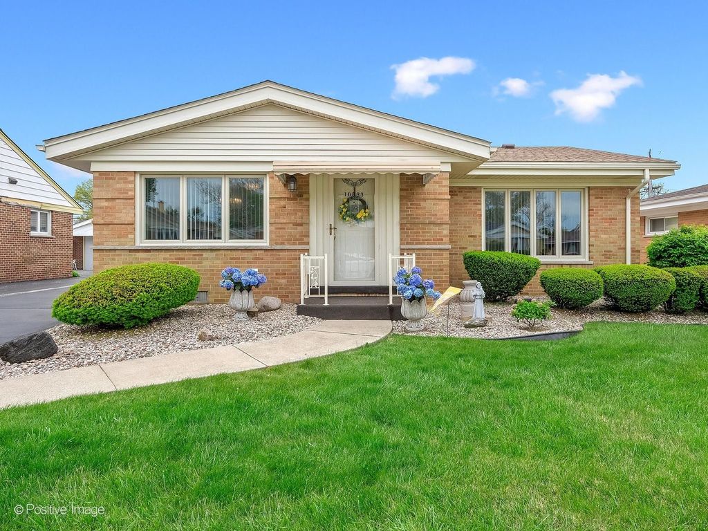 10833 Claridge Avenue, Westchester, IL 60154