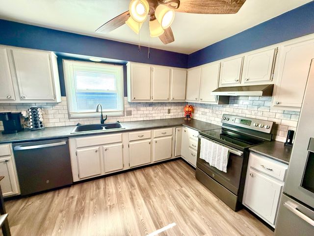 1703 24th Street, Rock Island, IL 61021