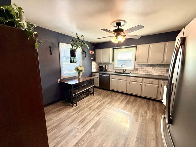 1703 24th Street, Rock Island, IL 61021