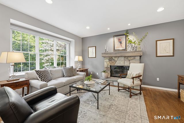 35 Lilac Lane, Danbury, CT 06810
