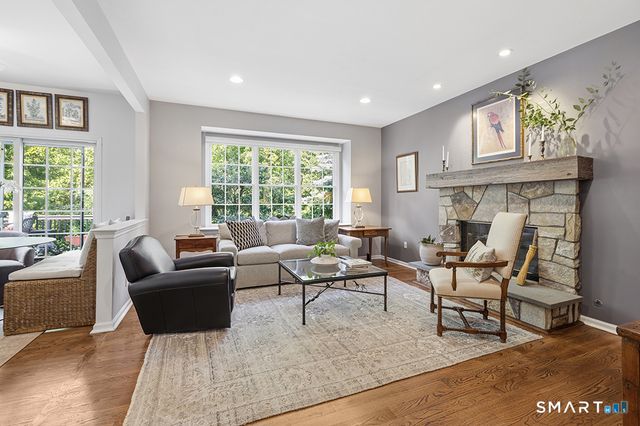 35 Lilac Lane, Danbury, CT 06810