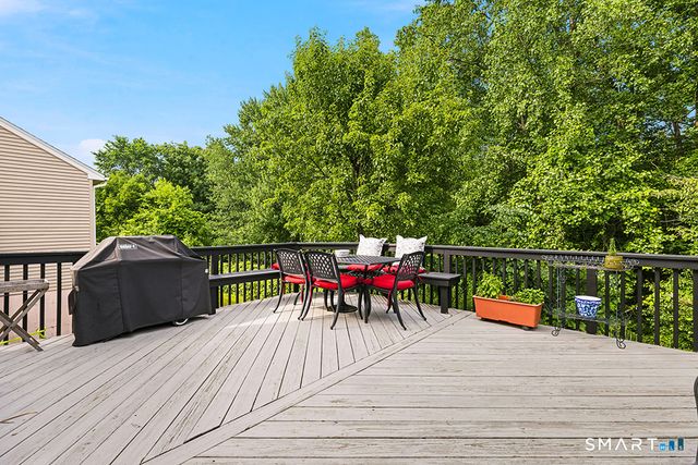35 Lilac Lane, Danbury, CT 06810