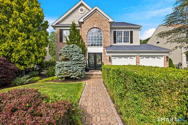 35 Lilac Lane, Danbury, CT 06810
