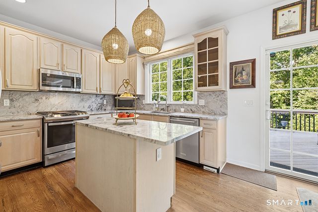 35 Lilac Lane, Danbury, CT 06810