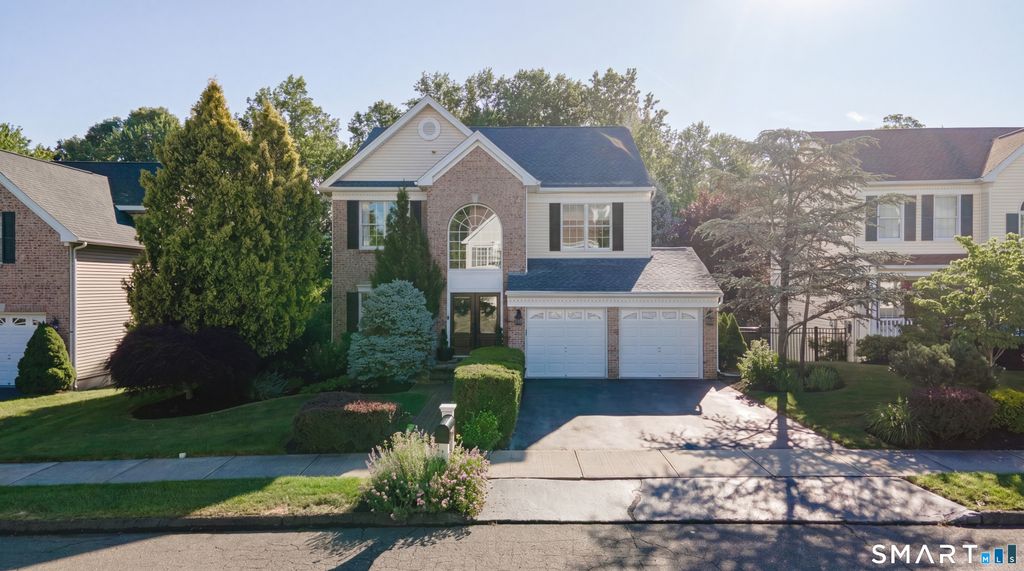 35 Lilac Lane, Danbury, CT 06810