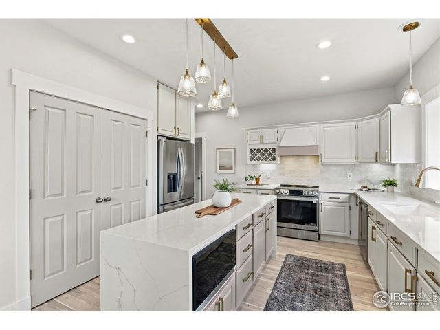 7766 Park Ridge Cir, Fort Collins, CO 80528