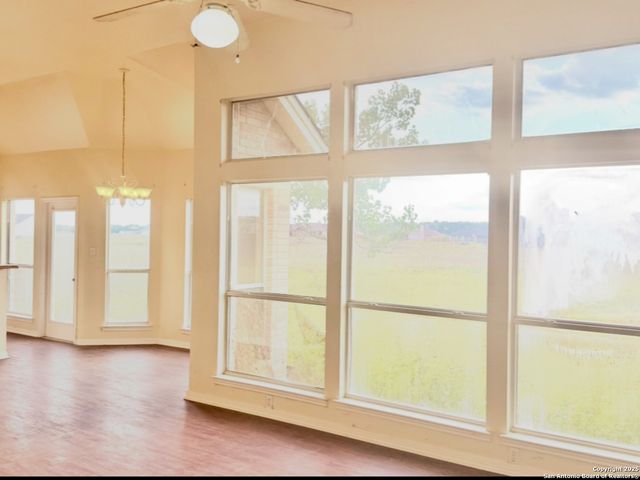 135 Muirfield, La Vernia, TX 78121