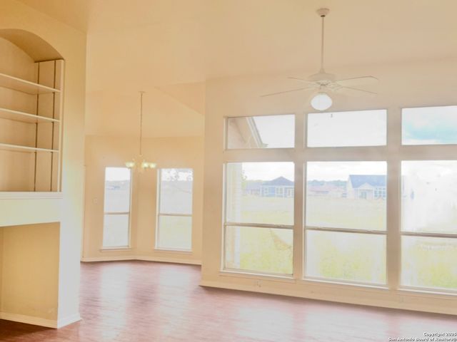 135 Muirfield, La Vernia, TX 78121