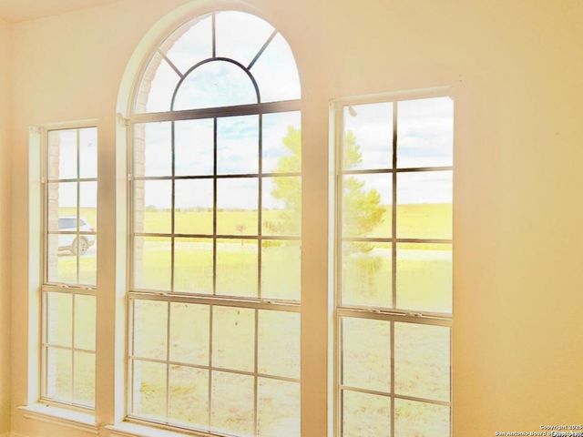 135 Muirfield, La Vernia, TX 78121