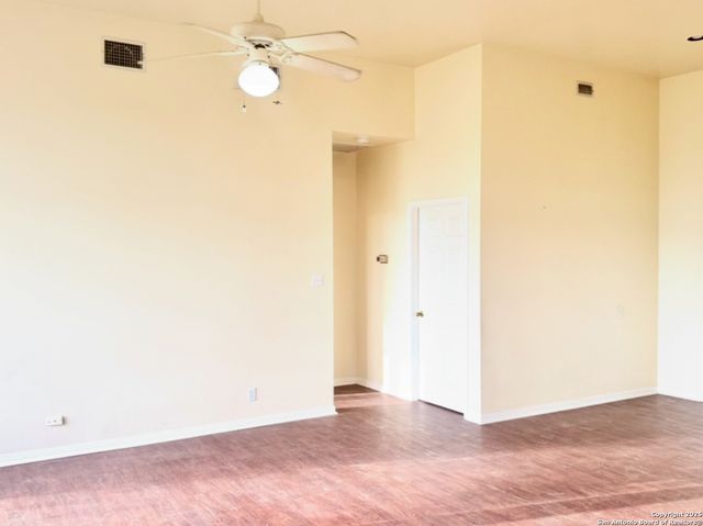 135 Muirfield, La Vernia, TX 78121