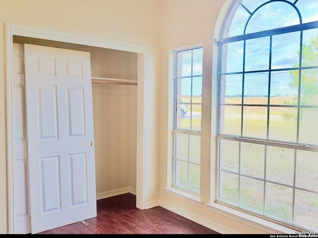 135 Muirfield, La Vernia, TX 78121