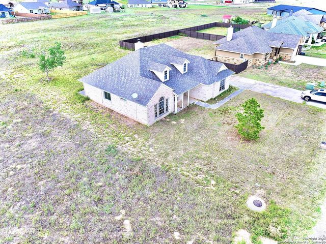 135 Muirfield, La Vernia, TX 78121