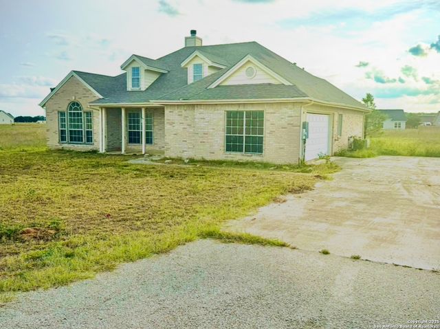 135 Muirfield, La Vernia, TX 78121