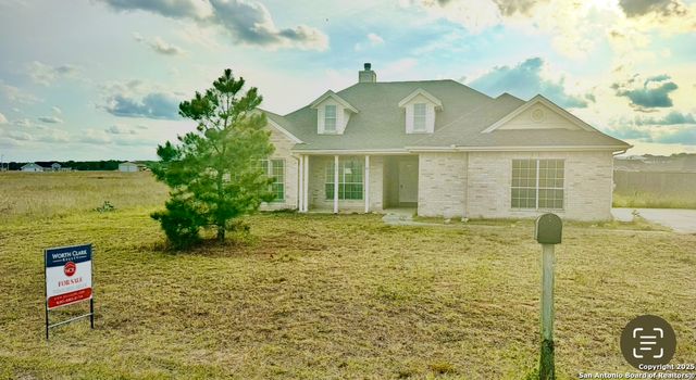 135 Muirfield, La Vernia, TX 78121